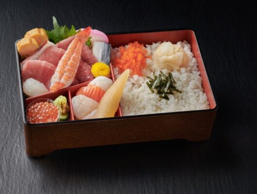 下田の宅配【特上ちらし】